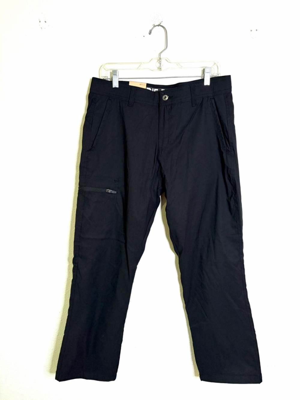 NWT Eddie Bauer Rainer fleece-lined Black Cargo Pants Zip Pocket Mens 34x29 - Picture 2 of 10